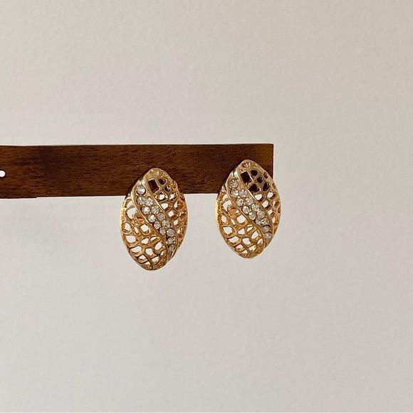 4/$15 Gold Filigree Almond Rhinestone Pave Omega Back Earrings - Picture 2 of 4